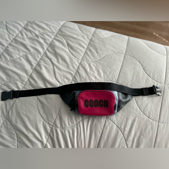 Coach Track Belt Bag In Colorblock Signature Canvas With Coach c8129 - Picture 2 of 10